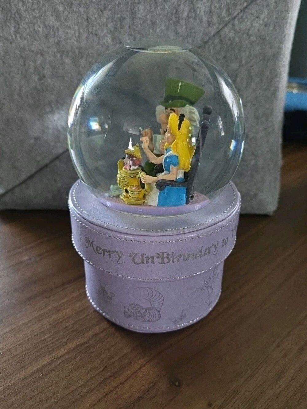 Disney Alice in Wonderland Jewelry Box/Snow Globe A Very Merry Unbirthday To You - Picture 2 of 10